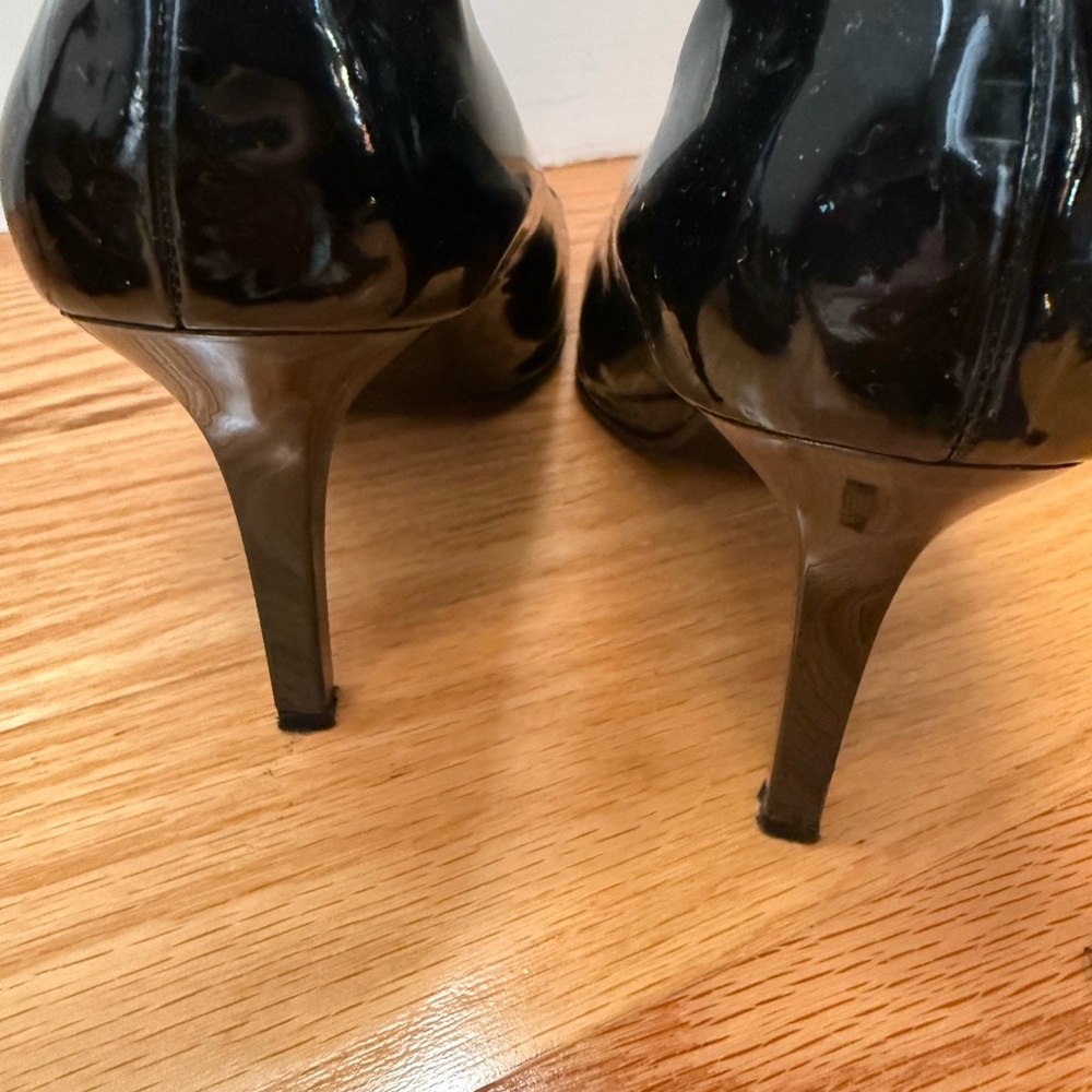 Shoes - Picture 4 of 5